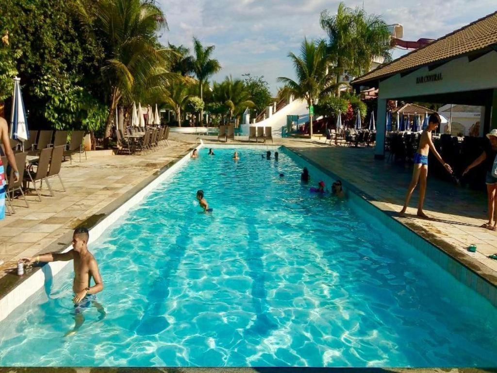 Lacqua Diroma Apartamento Completo Com Fogao, Geladeira, Micro-Ondas, Piscina 24H, Acomoda Ate 5 Pessoas Caldas Novas Exterior photo
